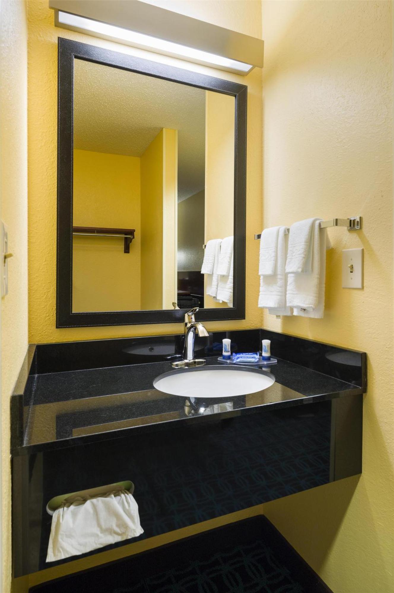 BW Allentown Bethlehem Lehigh Valley Inn & Suites Extérieur photo